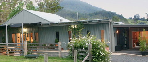 Barrington Village Retreat Bed And Breakfast - Whitsundays Accommodation 0