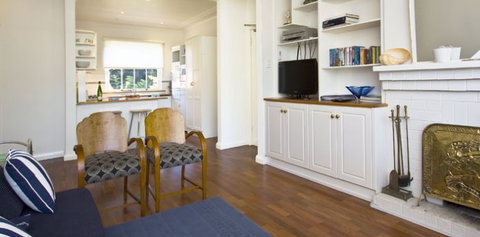 Balmoral Beachfront Apartment - Whitsundays Accommodation 5