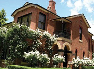Amazing Country Escapes - Bishops Court Estate Boutique Hotel - Whitsundays Accommodation 1