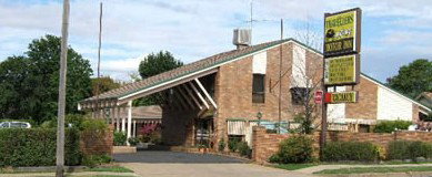 All Travellers Motor Inn - Whitsundays Accommodation 1