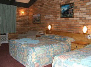 All Travellers Motor Inn - Whitsundays Accommodation 3