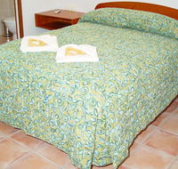 R  R  Woodgate Beach - Whitsundays Accommodation