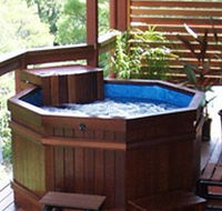 Ravensbourne Escape Tree Tops - Whitsundays Accommodation