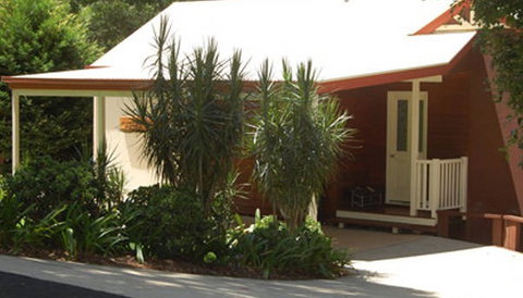 Ravensbourne Escape Kookaburra Kottage - Whitsundays Accommodation 5