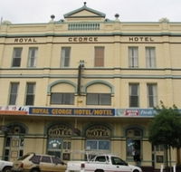 Royal George Motel Hotel - Whitsundays Accommodation