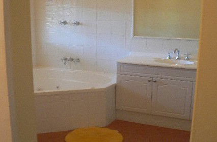 The Railway Motel - Whitsundays Accommodation 1