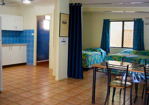Adobe Motel - Whitsundays Accommodation 4