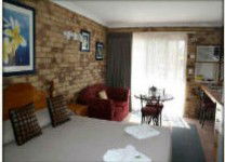 Beachmere Palms Motel - Whitsundays Accommodation 2