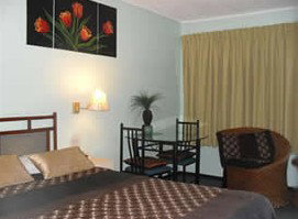 Raceways Motel - Whitsundays Accommodation 2