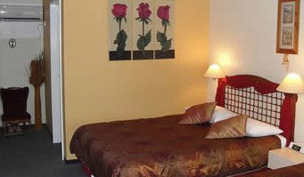 Raceways Motel - Whitsundays Accommodation 3