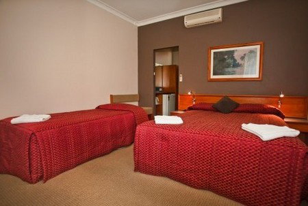 Abbotsleigh Motor Inn - Whitsundays Accommodation 1