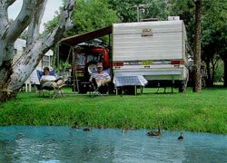 Swan Hill Riverside Caravan Park - Whitsundays Accommodation 1