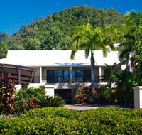 Comfort Inn  Suites Trinity Beach Club