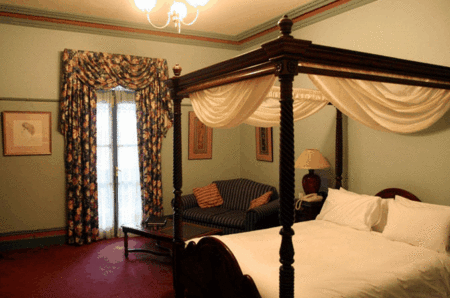 The Yarra Glen Grand Hotel - Whitsundays Accommodation 0