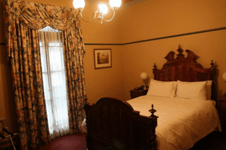 The Yarra Glen Grand Hotel - Whitsundays Accommodation 2