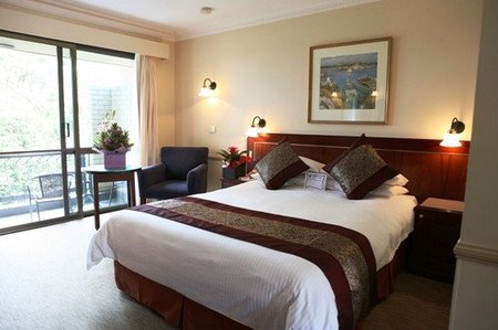 Best Western Twin Towers Inn - Whitsundays Accommodation 1