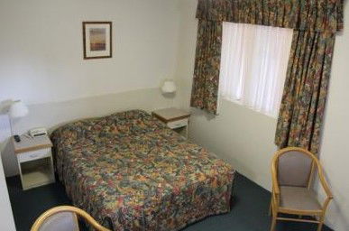 AZA Motel - Whitsundays Accommodation 1