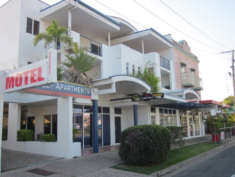 Cosmopolitan Motel And Serviced Apartments - Whitsundays Accommodation 1