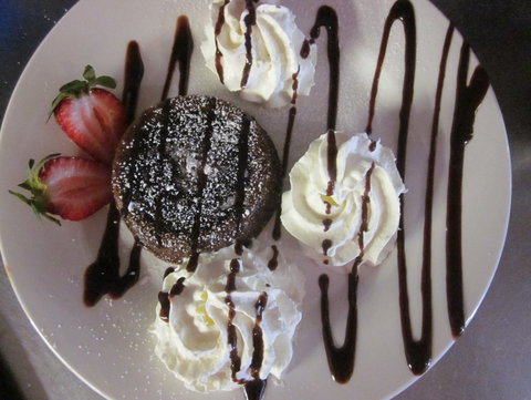 Cosmopolitan Motel And Serviced Apartments - Whitsundays Accommodation 2