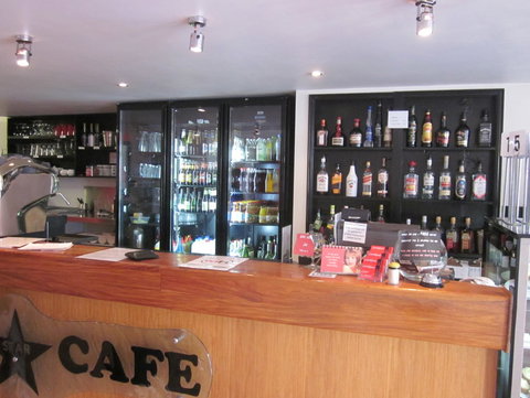 Cosmopolitan Motel And Serviced Apartments - Whitsundays Accommodation 5