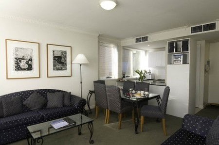 The Manor House - Whitsundays Accommodation 2