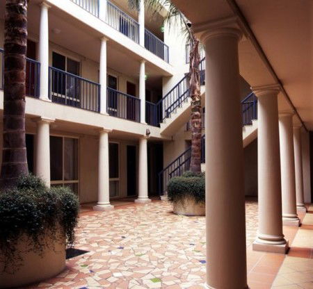 The Manor House - Whitsundays Accommodation 3
