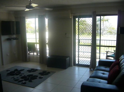 L'Amor Holiday Apartments - Whitsundays Accommodation 4
