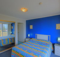 Surfers Beachside Holiday Apartments - Whitsundays Accommodation