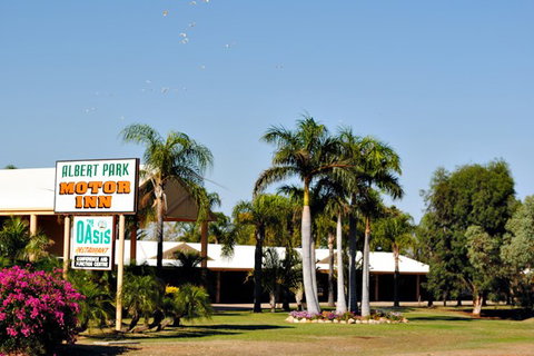 Albert Park Motor Inn - Whitsundays Accommodation 1
