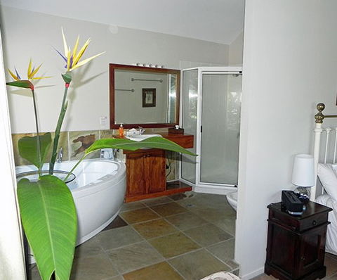 Airlie Waterfront Bed And Breakfast - Whitsundays Accommodation 0