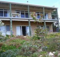 The Dog And Cockle Beach House - Whitsundays Accommodation