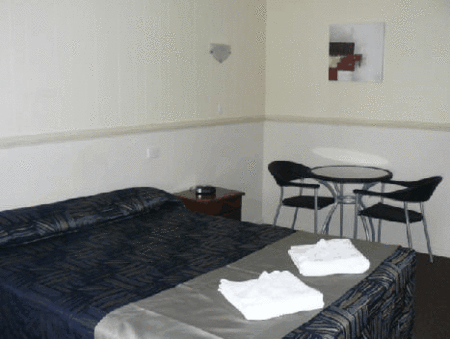 Miners Lodge Motor Inn - Whitsundays Accommodation 4