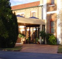 Monte Pio Motor Inn - Whitsundays Accommodation
