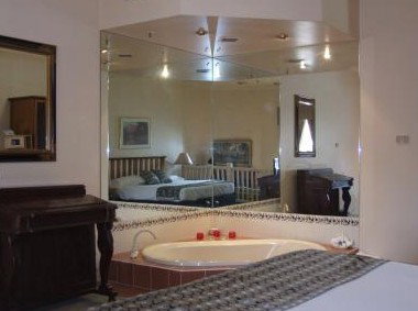Monte Pio Motor Inn - Whitsundays Accommodation 2