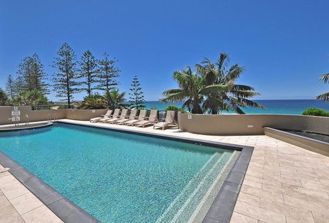 Clubb Coolum Beach - Whitsundays Accommodation 1
