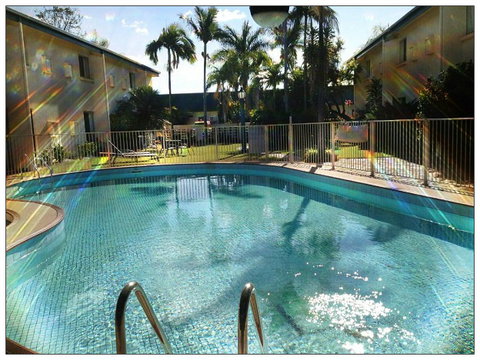 Emerald Meteor Motel - Whitsundays Accommodation 3