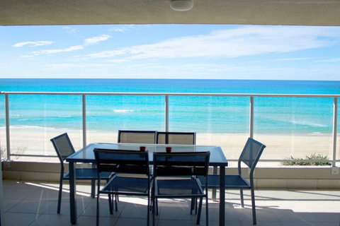 Pacific Surf Absolute Beach Apartments - Whitsundays Accommodation 4