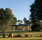  William Macintosh Motor Lodge - Whitsundays Accommodation