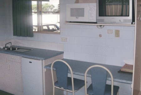 Overflow Motor Inn - Whitsundays Accommodation 2