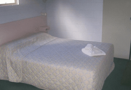 Overflow Motor Inn - Whitsundays Accommodation 3