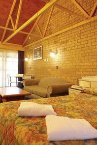 Best Western High Country Motor Inn - Whitsundays Accommodation 1