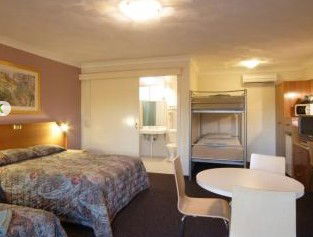Narellan Motor Inn - Whitsundays Accommodation 2