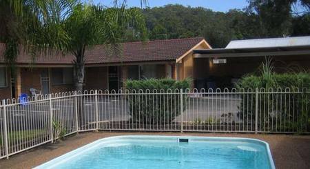 Central Coast Motel - Whitsundays Accommodation 1