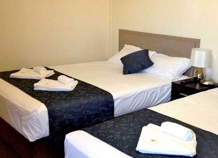 Lees Hotel Motel - Whitsundays Accommodation 1