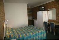 Barcaldine Country Motor Inn - Whitsundays Accommodation 0