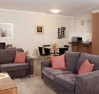 Ringwood Royale Apartment Hotel - Whitsundays Accommodation