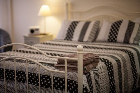 Millies Guesthouse & Serviced Apartments - Whitsundays Accommodation 4