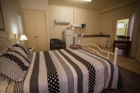 Millies Guesthouse & Serviced Apartments - Whitsundays Accommodation 5