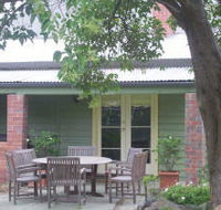 Bell Cottage - Whitsundays Accommodation