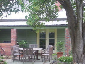 Bell Cottage - Whitsundays Accommodation 0